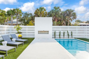 NEW Listing! 4 BR/ 3.5 BA, SLEEPS 10, HEATED SALT WATER POOL